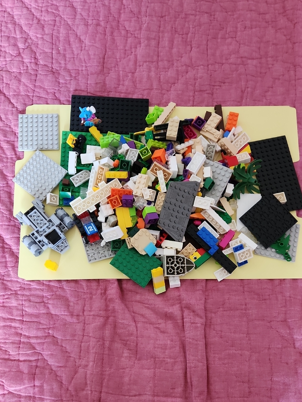 1.8 Pounds Lbs. RANDOM Used Lego Bricks Lot - Multicolor